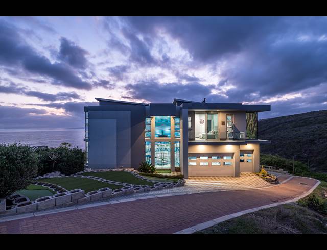 4 BEDROOM HOUSE FOR SALE IN PINNACLE POINT GOLF ESTATE